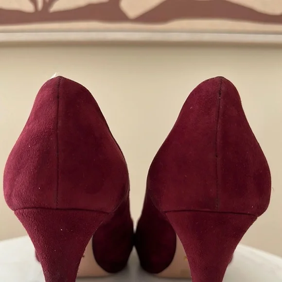 Prada Camoscio Basic Platform Pump in Granato